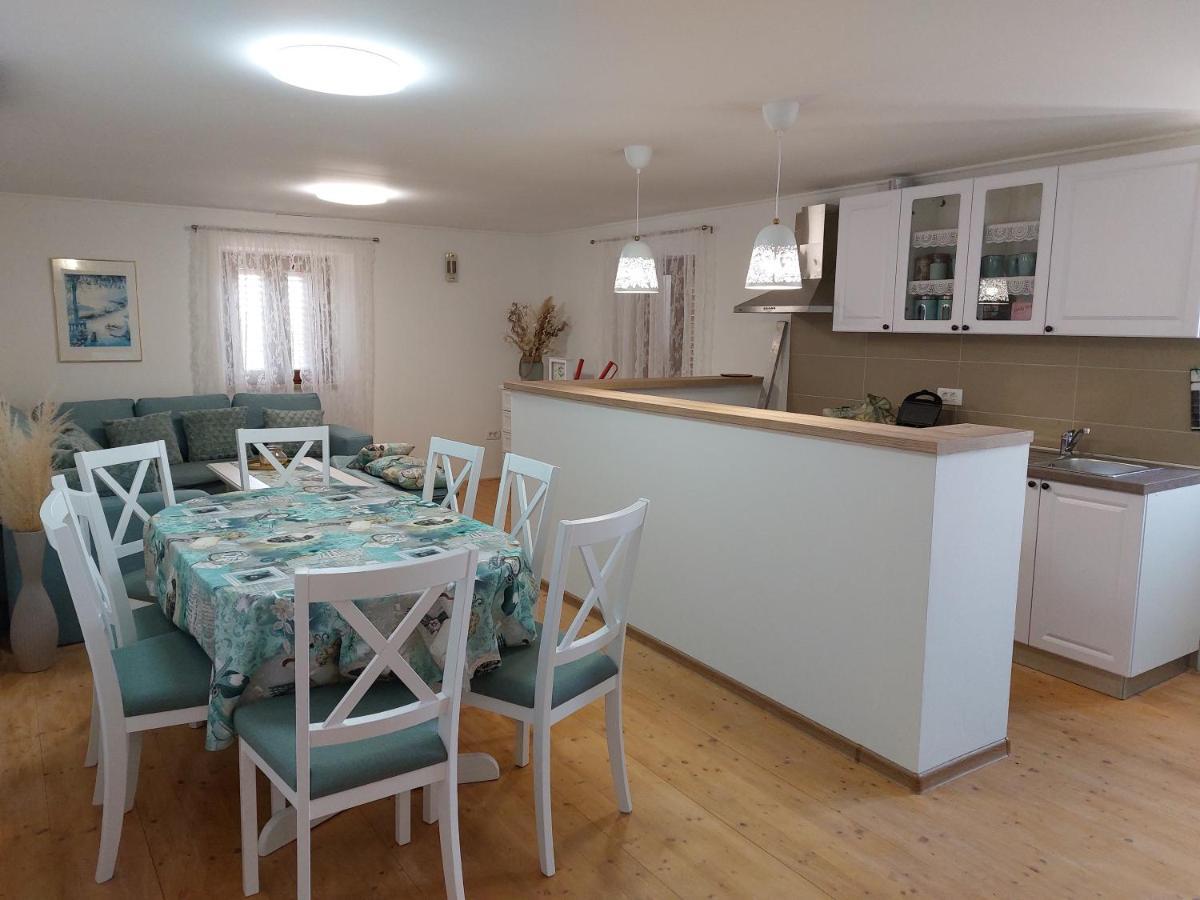 Apartment Bellavista Groznjan Bagian luar foto