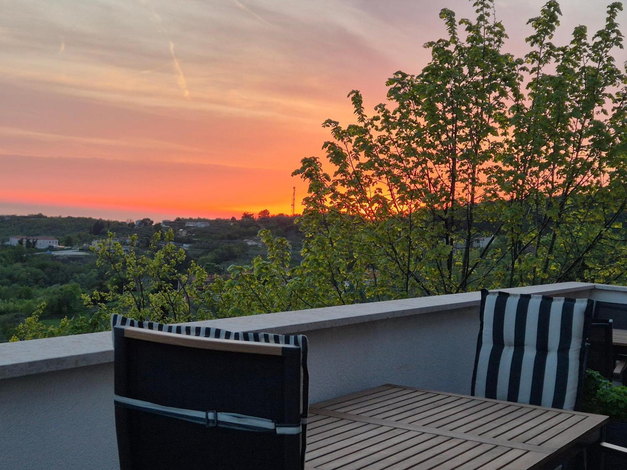 Apartment Bellavista Groznjan Bagian luar foto